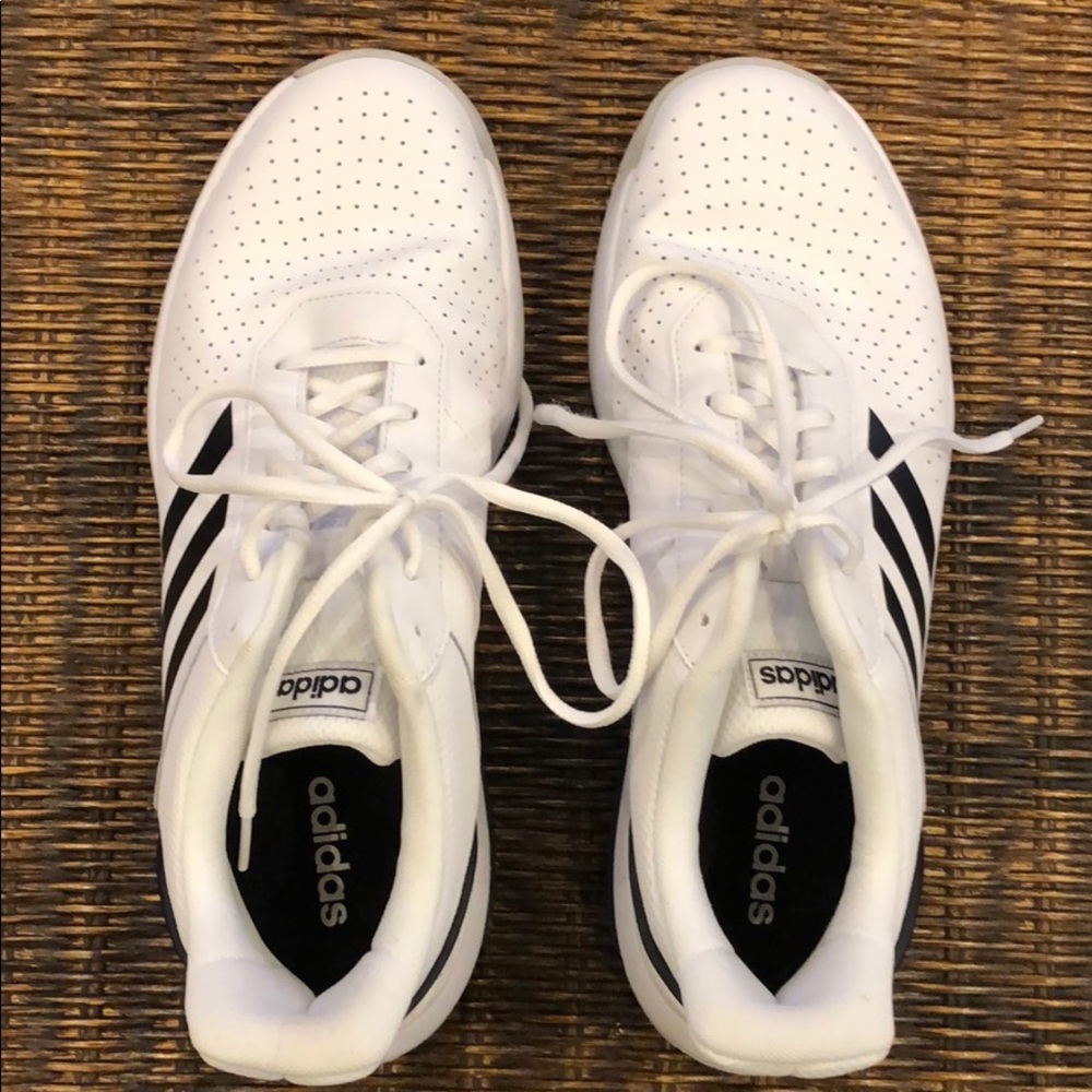 Athletic shoes